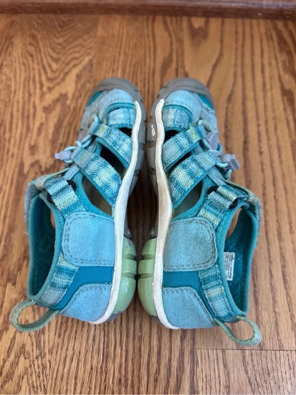 KEEN Seacamp CNX Sandals Girls Size 10 Turquoise